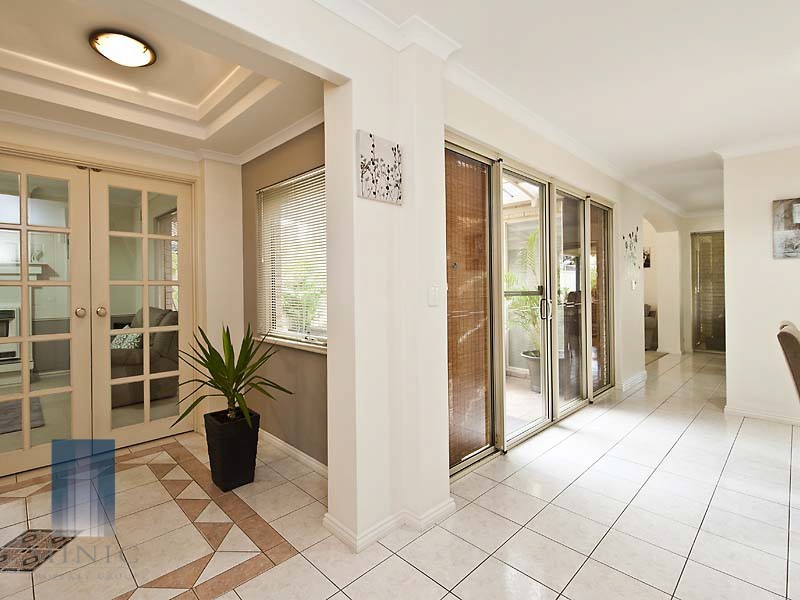 4 Hidcote Nook, Canning Vale WA 6155