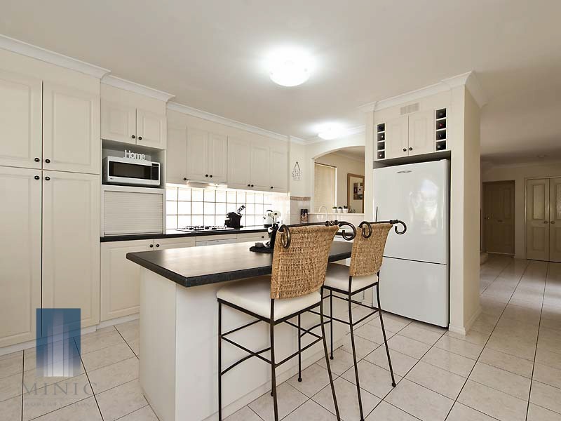 4 Hidcote Nook, Canning Vale WA 6155