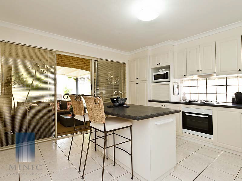 4 Hidcote Nook, Canning Vale WA 6155