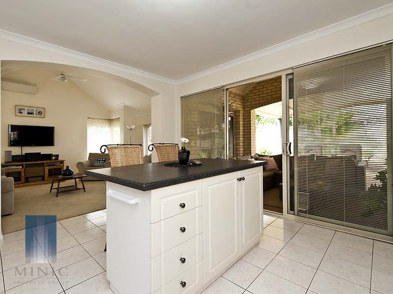 4 Hidcote Nook, Canning Vale WA 6155