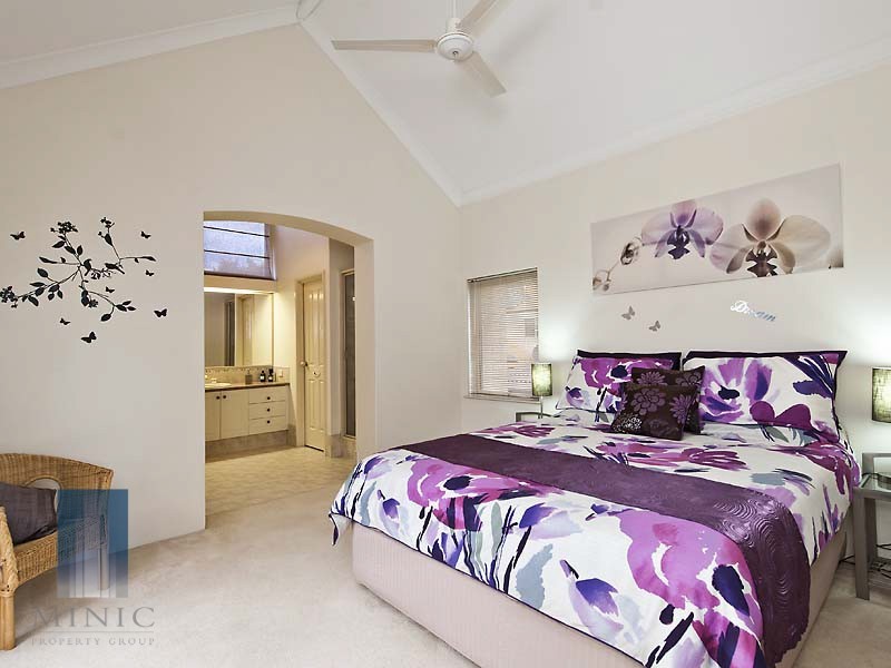 4 Hidcote Nook, Canning Vale WA 6155