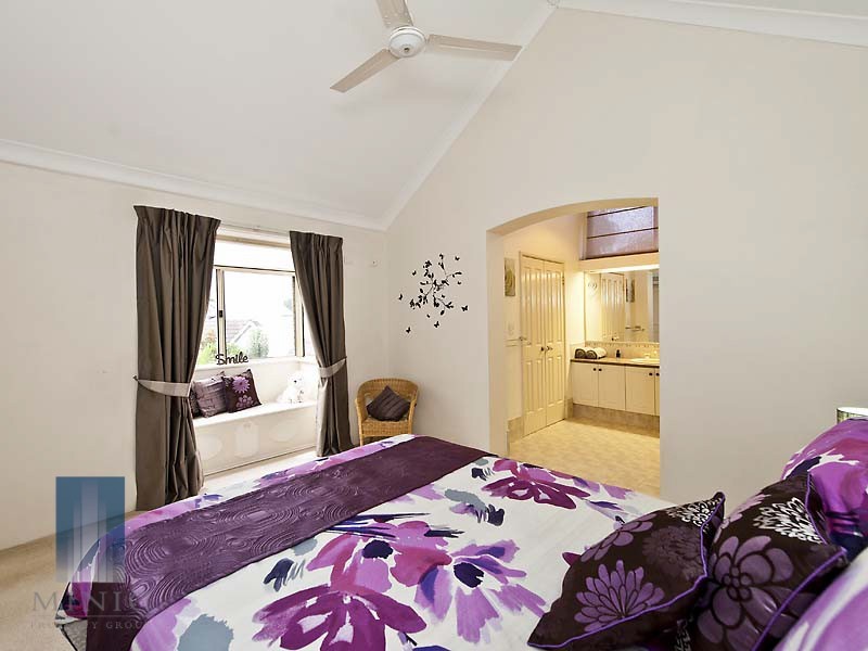 4 Hidcote Nook, Canning Vale WA 6155