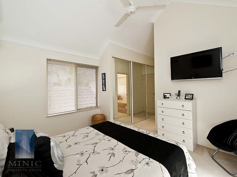 4 Hidcote Nook, Canning Vale WA 6155