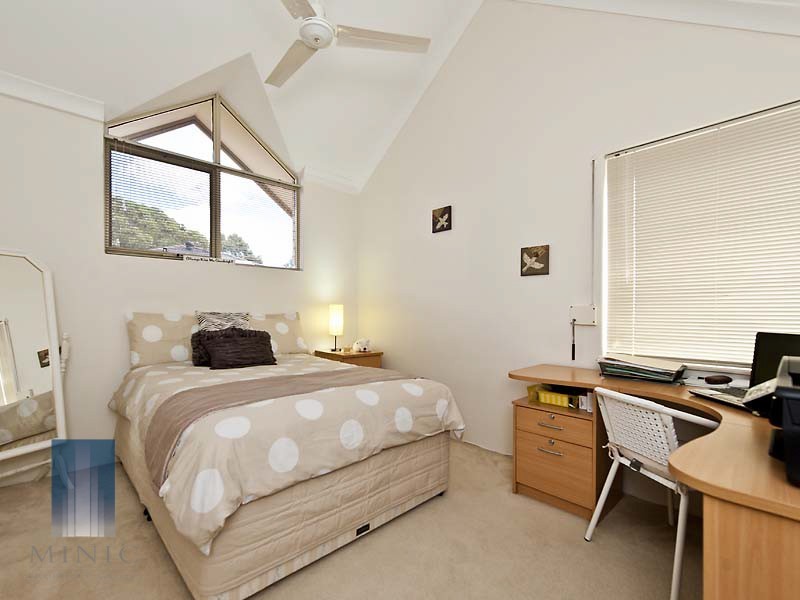 4 Hidcote Nook, Canning Vale WA 6155