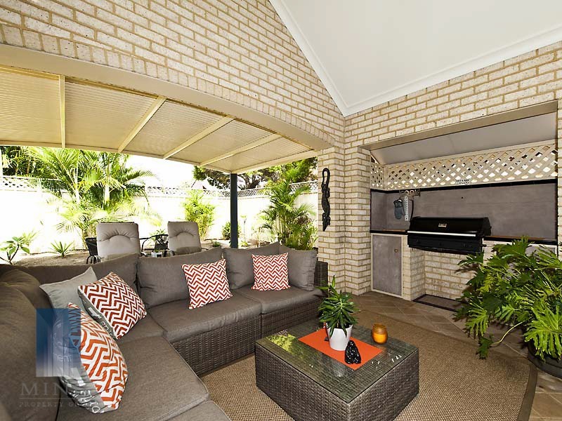 4 Hidcote Nook, Canning Vale WA 6155