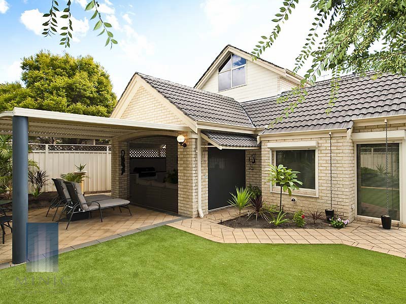 4 Hidcote Nook, Canning Vale WA 6155