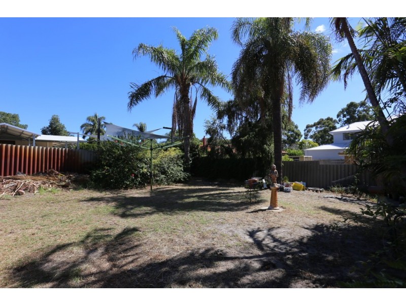 32 Ionic Street, Rossmoyne WA 6148