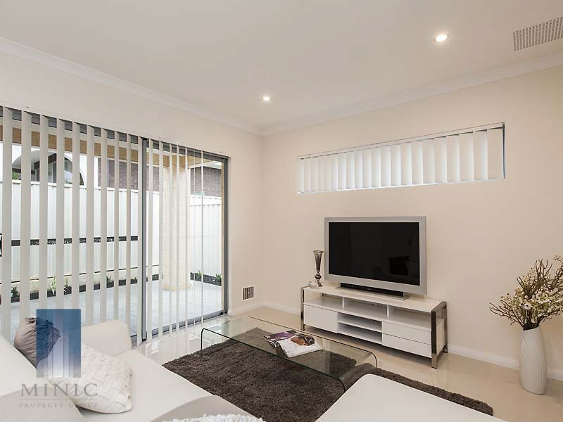 36 Andrews Road, Wilson WA 6107