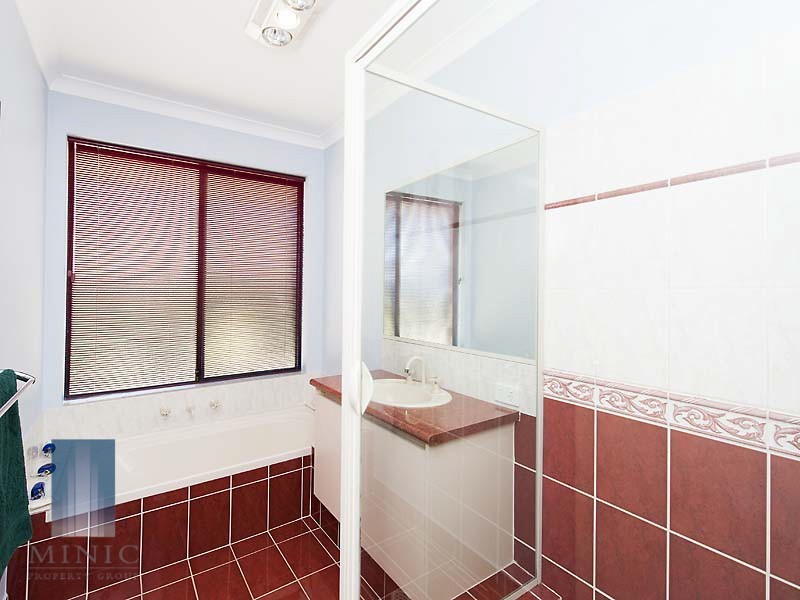 2 Zinnia Lane, Halls Head WA 6210