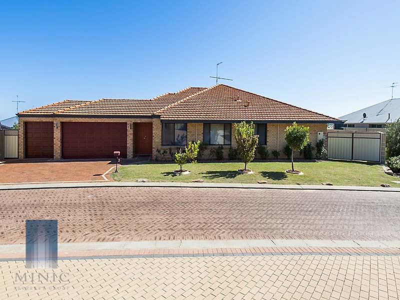 2 Zinnia Lane, Halls Head WA 6210