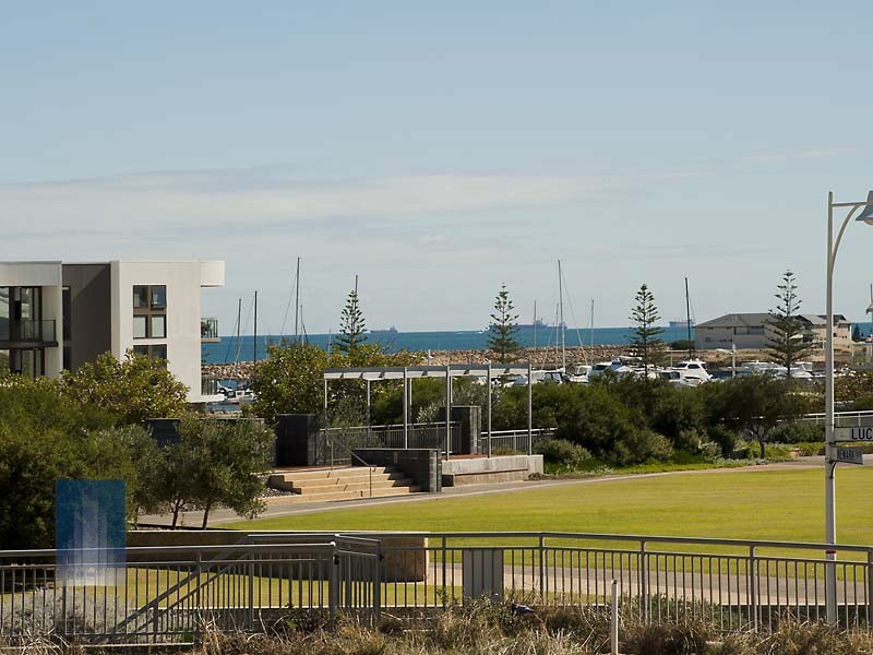 9 Cambria Link, North Coogee WA 6163