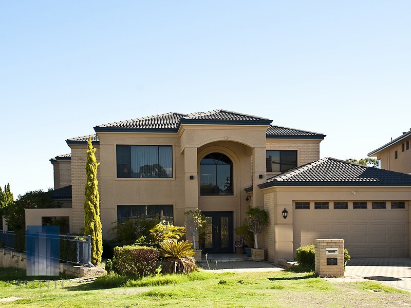 26 Crossman Pass, Salter Point WA 6152