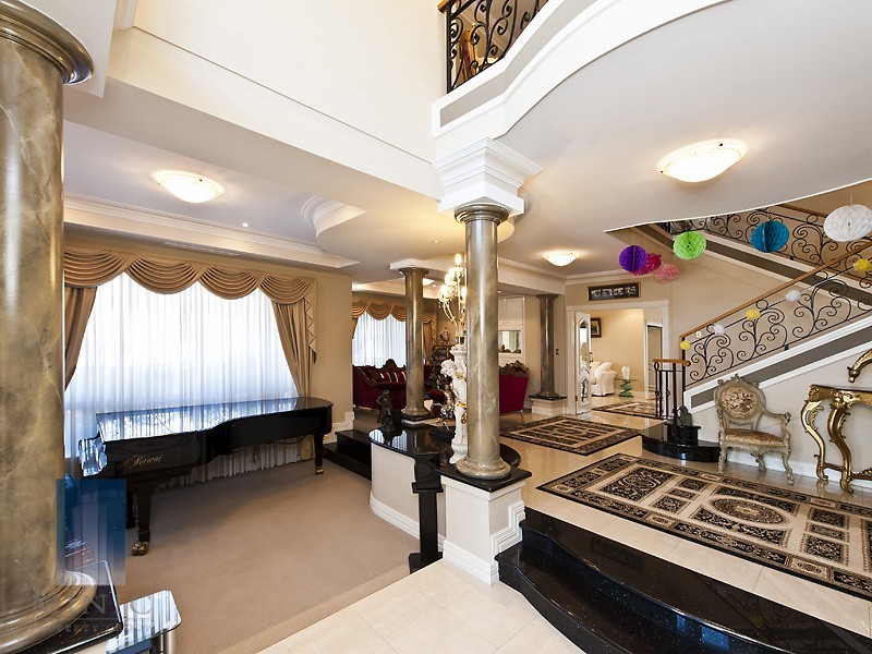 26 Crossman Pass, Salter Point WA 6152