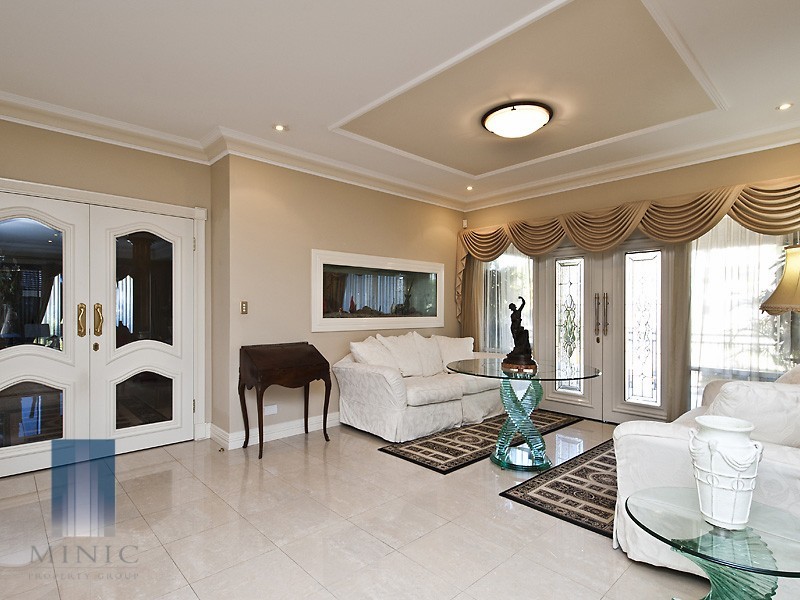 26 Crossman Pass, Salter Point WA 6152