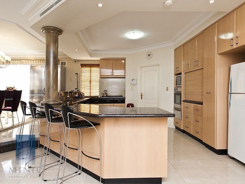 26 Crossman Pass, Salter Point WA 6152