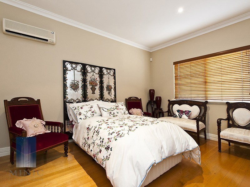26 Crossman Pass, Salter Point WA 6152