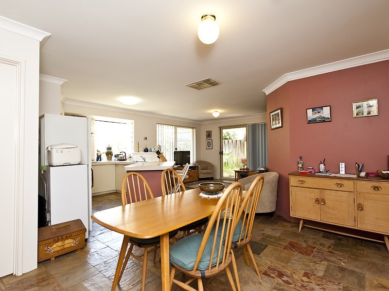 19 Old Lake Grove, Wilson WA 6107