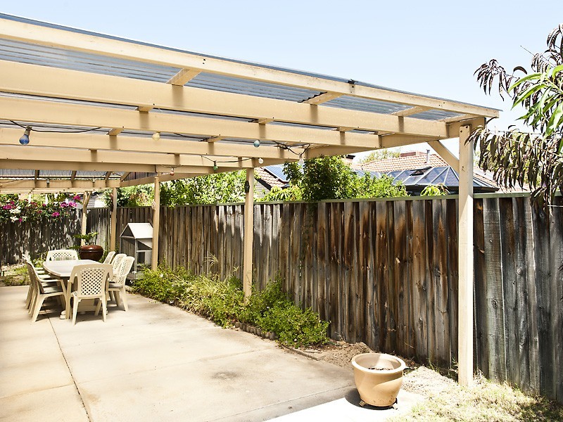 19 Old Lake Grove, Wilson WA 6107