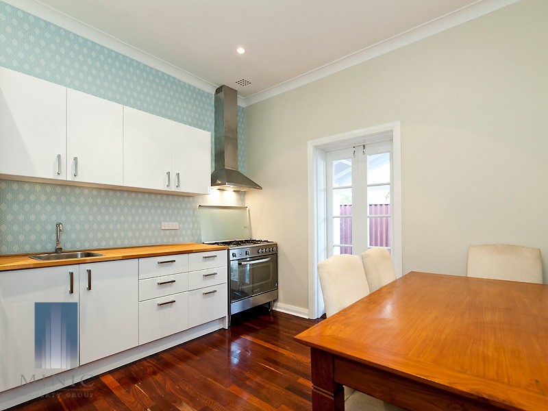 144 Samson Street, White Gum Valley WA 6162