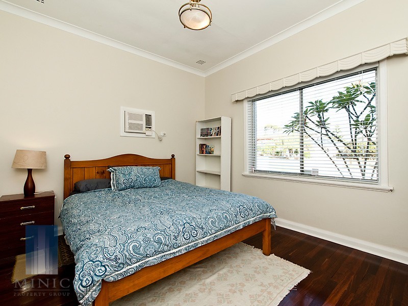 144 Samson Street, White Gum Valley WA 6162