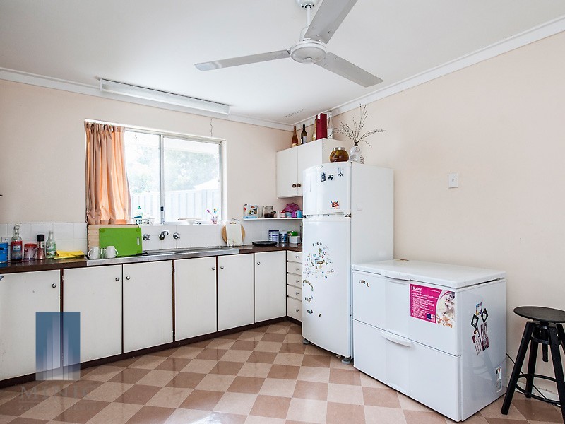 25 Langham Garden, Wilson WA 6107