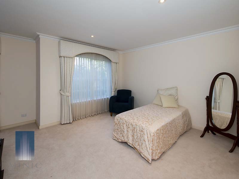 26B Rossmoyne Drive, Rossmoyne WA 6148