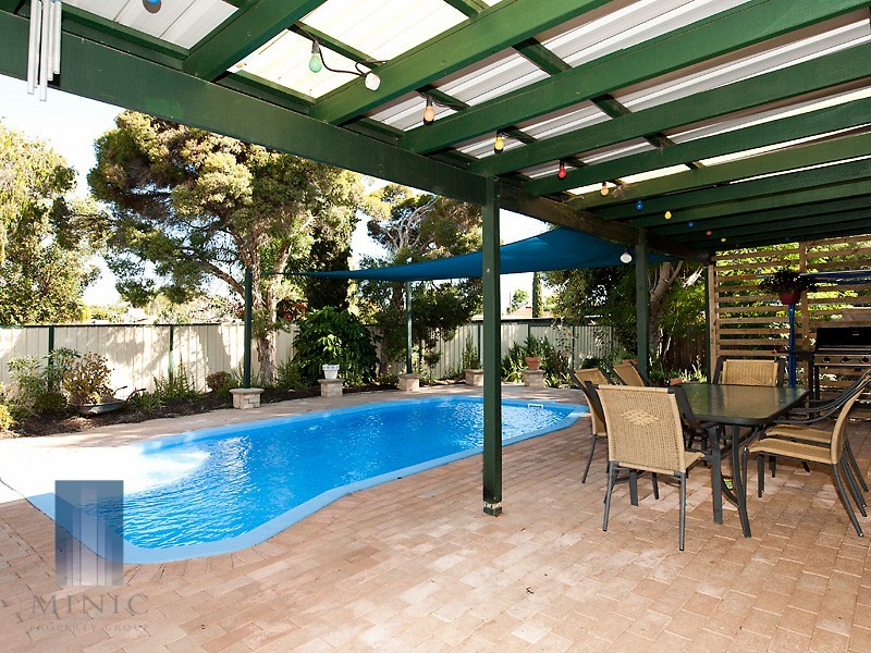 4 Grace Street, Ferndale WA 6148