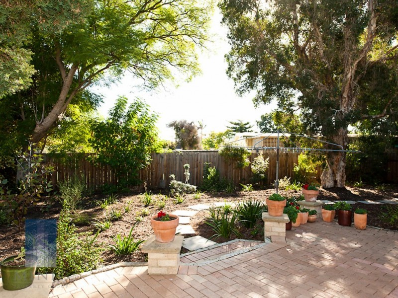 4 Grace Street, Ferndale WA 6148