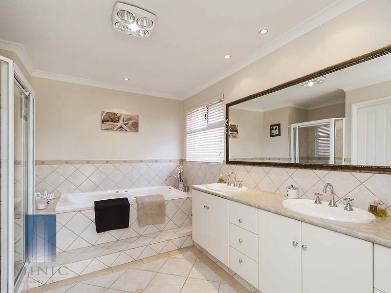 2 Repton Loop, Canning Vale WA 6155