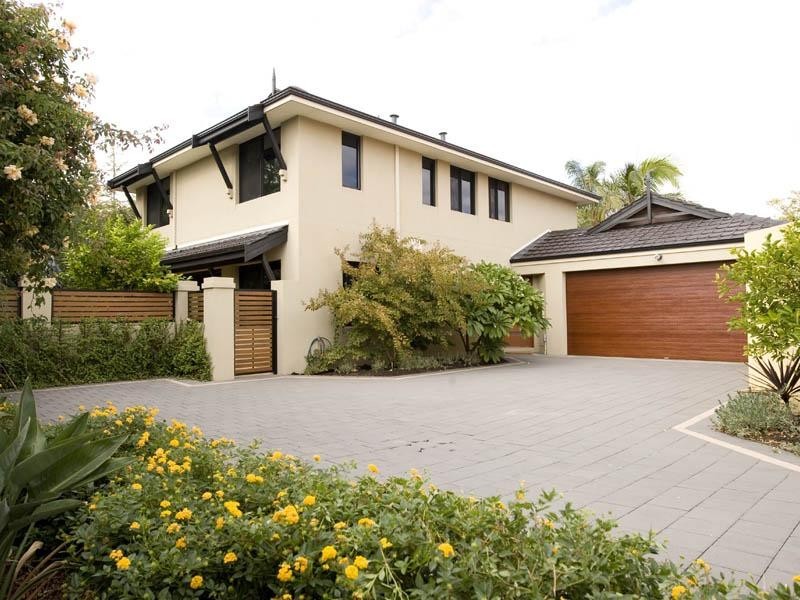32A Tricourt Grove, Riverton WA 6148