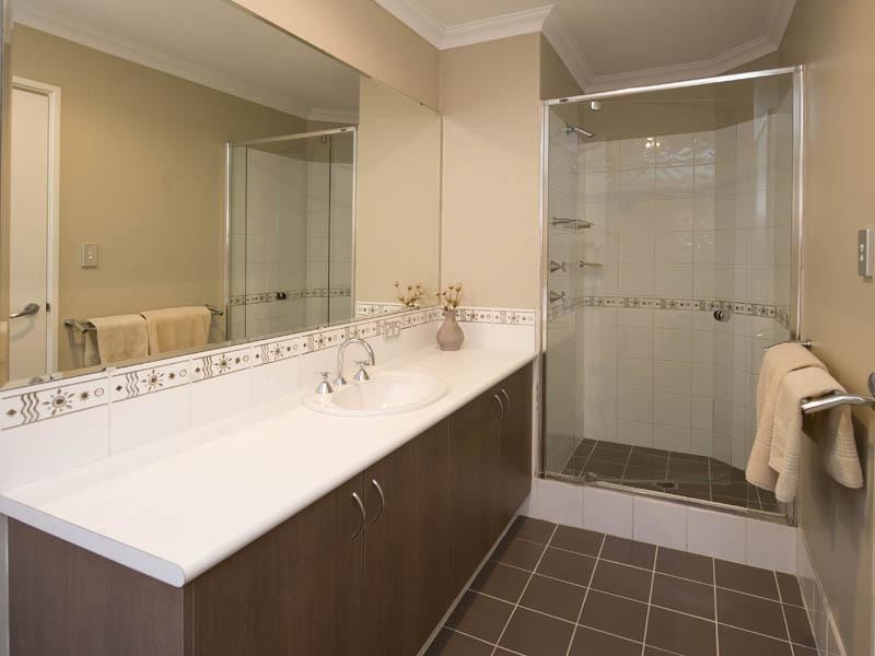 32A Tricourt Grove, Riverton WA 6148