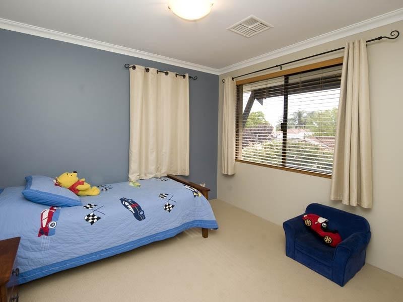 32A Tricourt Grove, Riverton WA 6148