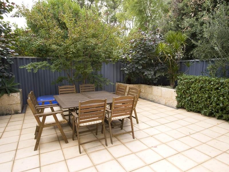 32A Tricourt Grove, Riverton WA 6148