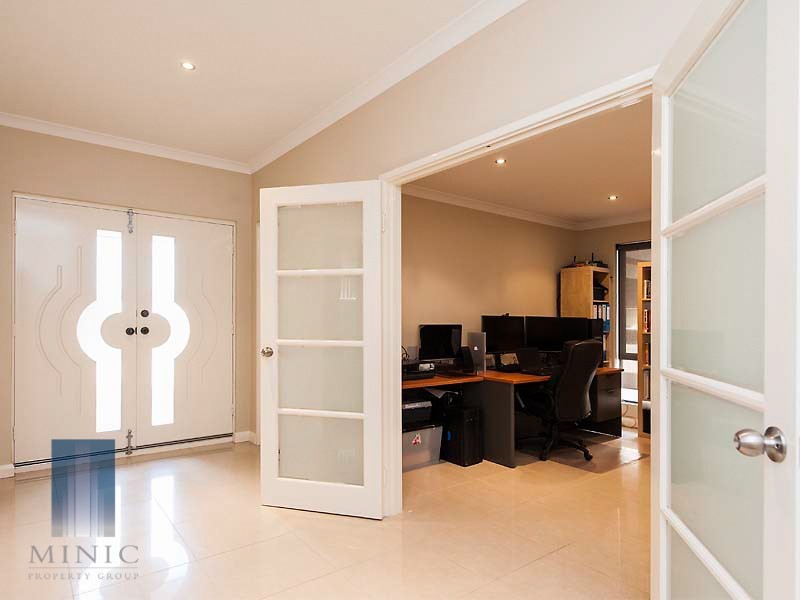 6 Zaragoza Court, Seville Grove WA 6112