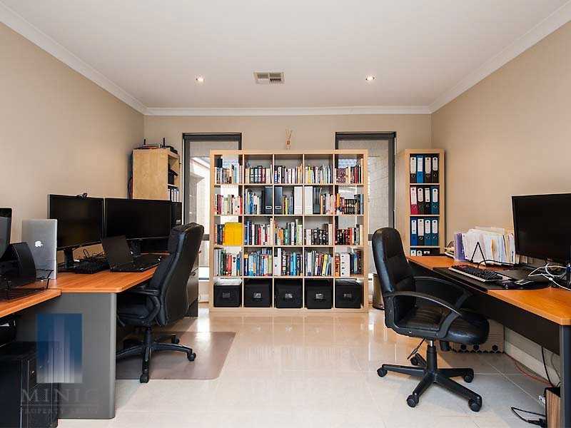 6 Zaragoza Court, Seville Grove WA 6112