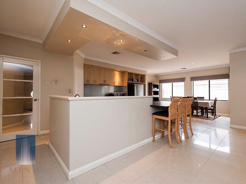 6 Zaragoza Court, Seville Grove WA 6112