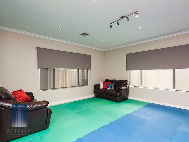 6 Zaragoza Court, Seville Grove WA 6112