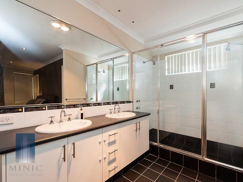 6 Zaragoza Court, Seville Grove WA 6112