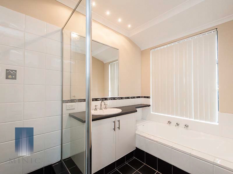 6 Zaragoza Court, Seville Grove WA 6112