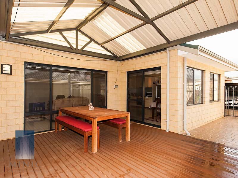 6 Zaragoza Court, Seville Grove WA 6112