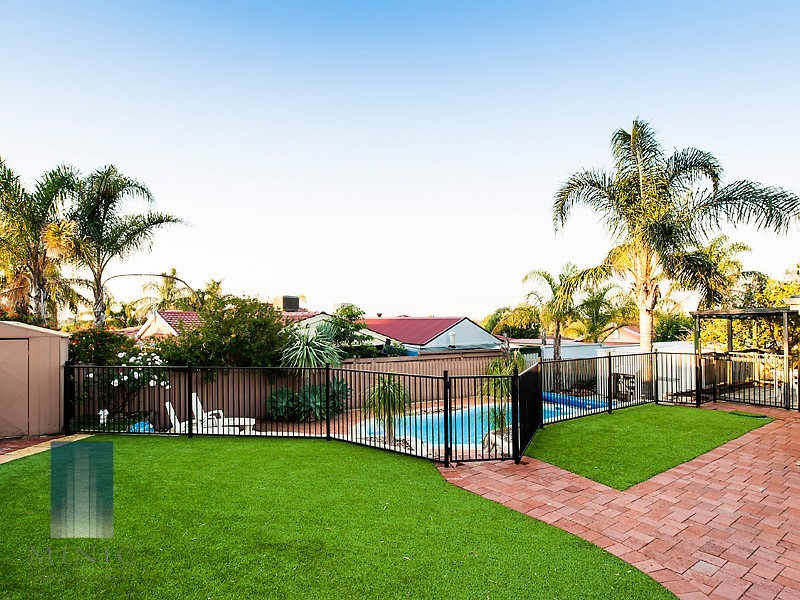 30 Cromwell Road, Alexander Heights WA 6064