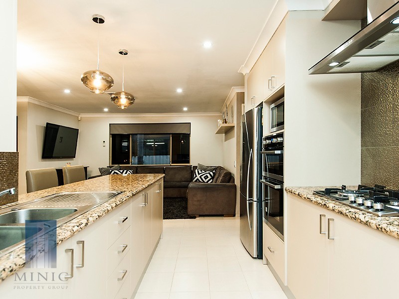 30 Cromwell Road, Alexander Heights WA 6064