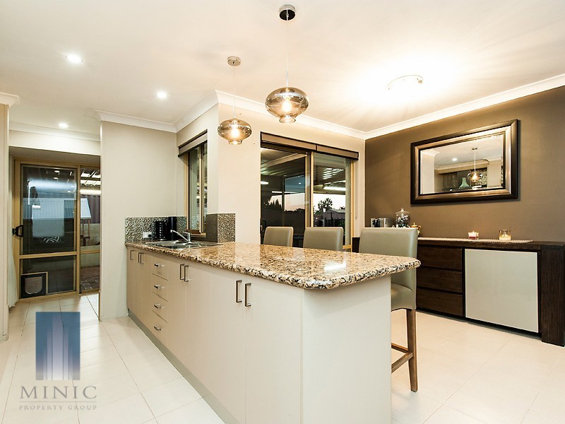 30 Cromwell Road, Alexander Heights WA 6064