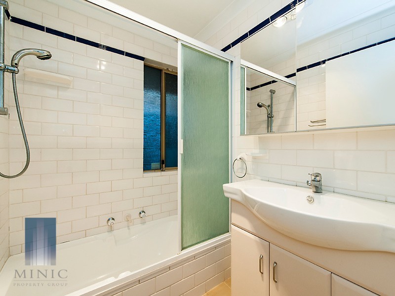 30 Cromwell Road, Alexander Heights WA 6064