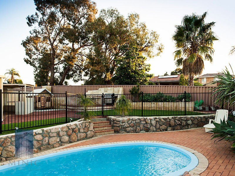 30 Cromwell Road, Alexander Heights WA 6064