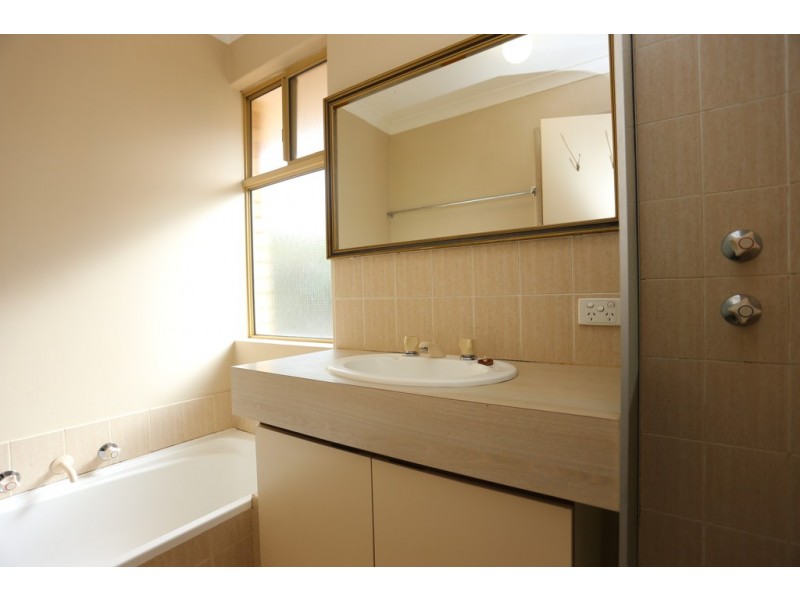 20 Abrolhos Close, Shelley WA 6148