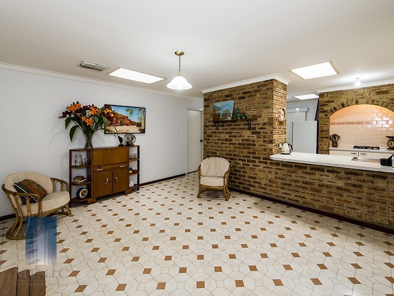 32 Narcissus Avenue, Parkwood WA 6147