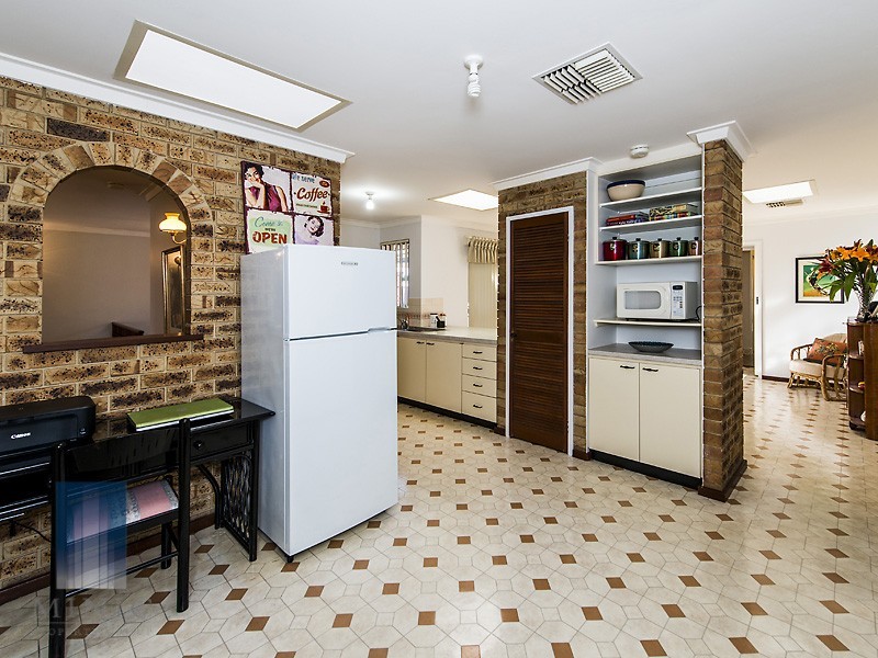 32 Narcissus Avenue, Parkwood WA 6147