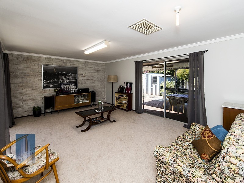 32 Narcissus Avenue, Parkwood WA 6147