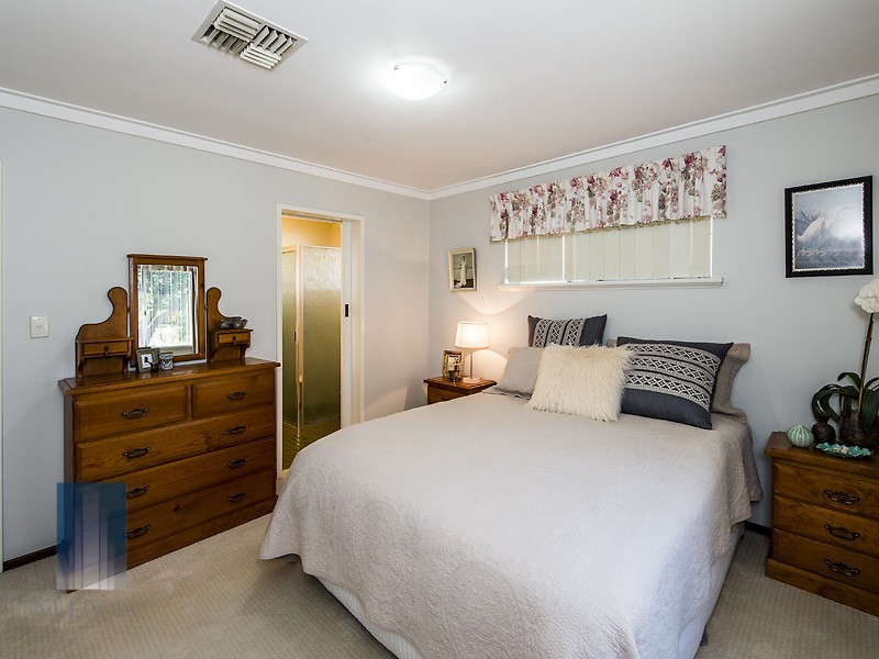 32 Narcissus Avenue, Parkwood WA 6147